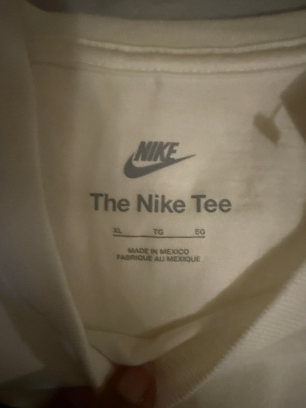 BRAND NEW Nike White Crewneck with Black Swoosh - Picture 4 of 4